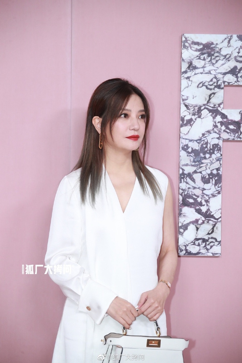 Bà mẹ ba con Trương Bá Chi xinh đẹp, lấn át Triệu Vy và Thư Kỳ - 11 Bà mẹ ba con Trương Bá Chi xinh đẹp, lấn át Triệu Vy và Thư Kỳ - 11