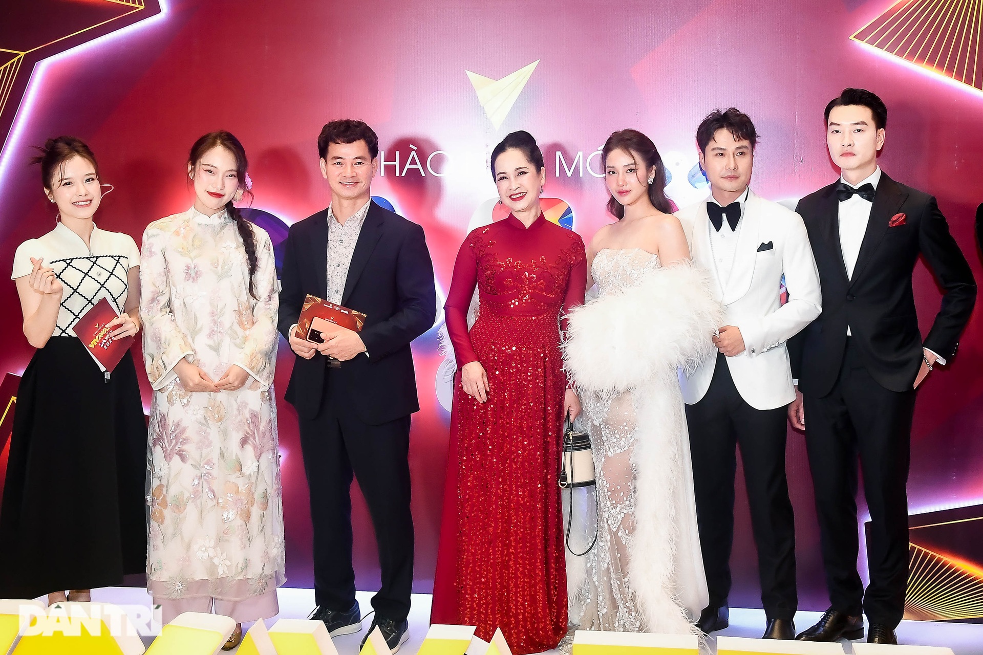VTV Awards 2023: Dàn diễn viên, MC hot dự thảm đỏ - 2 VTV Awards 2023: Dàn diễn viên, MC hot dự thảm đỏ - 2