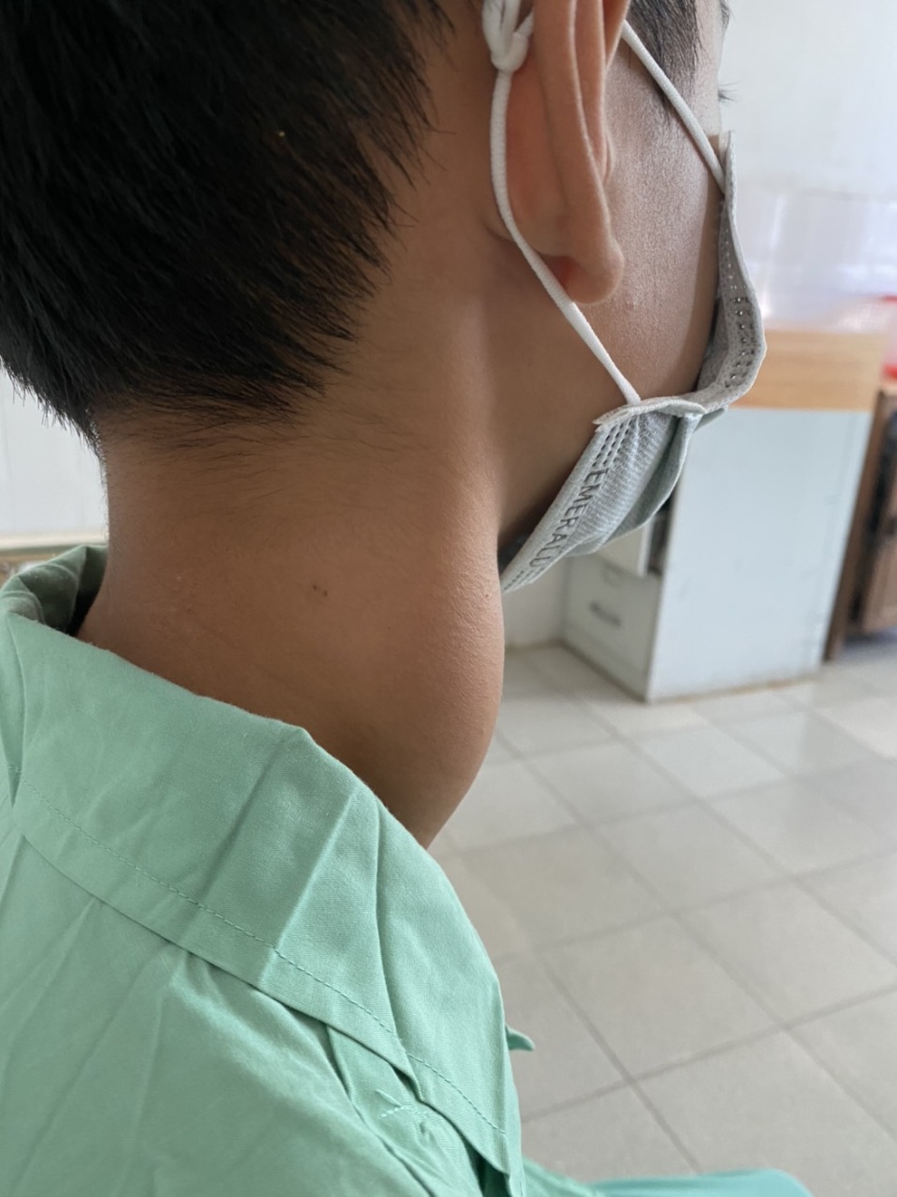 Quảng Nam: Phẫu thuật khối u lớn hiếm gặp ở vùng cổ bệnh nhân 13 tuổi - 1