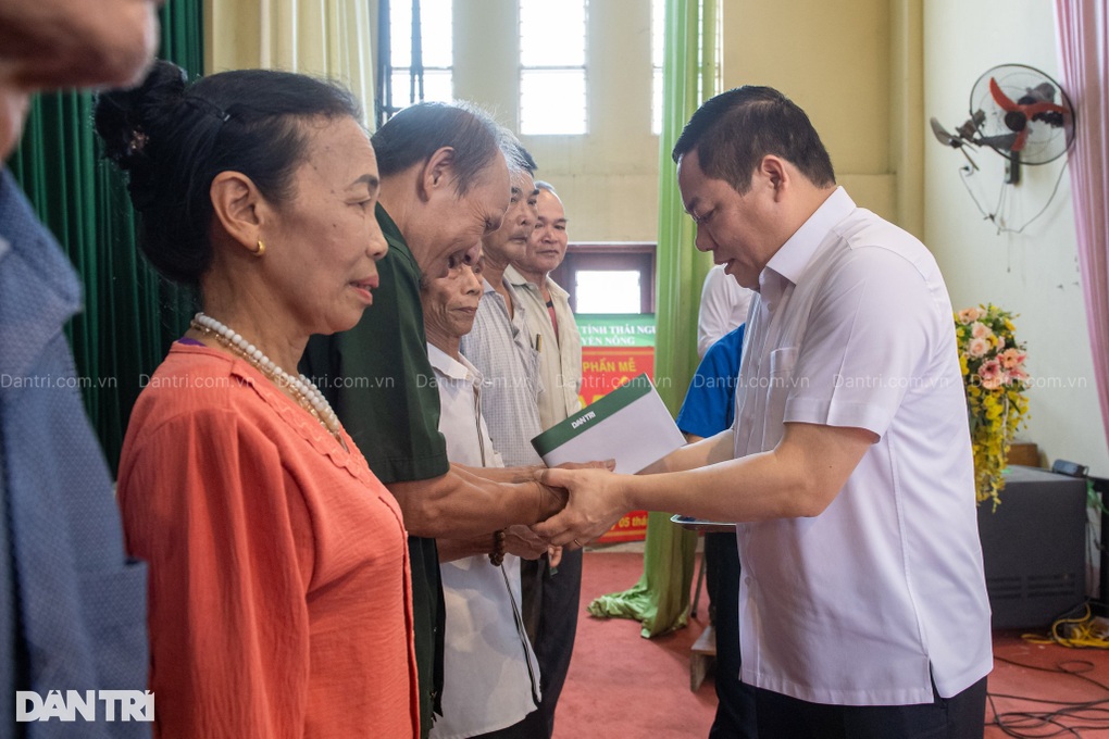 Trao tặng quà, tri ân người có công trên địa bàn tỉnh Thái Nguyên - 5 Trao tặng quà, tri ân người có công trên địa bàn tỉnh Thái Nguyên - 5