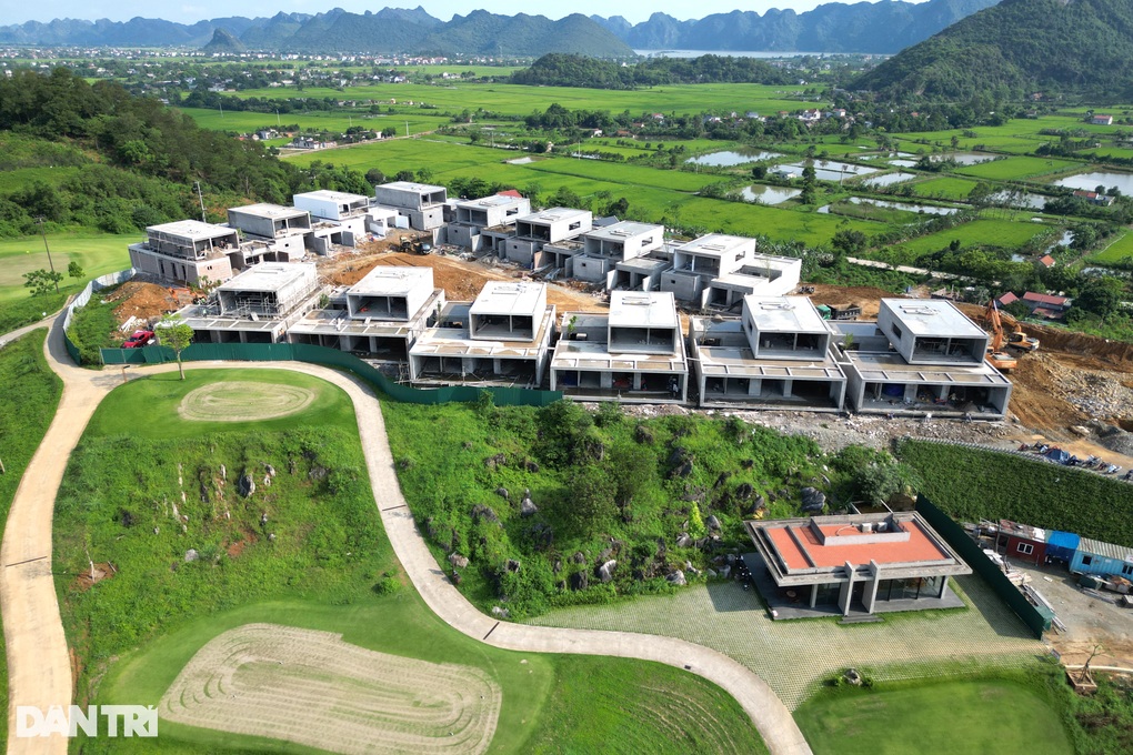 14 biệt thự trong sân golf tai tiếng: Cấp phép đúng quy định - 1 14 biệt thự trong sân golf tai tiếng: Cấp phép đúng quy định - 1