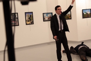 Dấu vết mới trong vụ hạ sát Đại sứ Nga Andrei Karlov