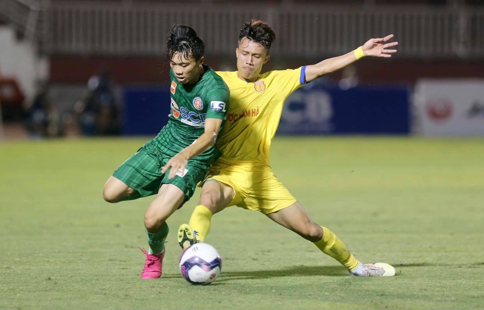 Cựu tuyển thủ Nhật Bản mờ nhạt, Sài Gòn FC thua đậm CLB Nam Định - 10 Cựu tuyển thủ Nhật Bản mờ nhạt, Sài Gòn FC thua đậm CLB Nam Định - 10
