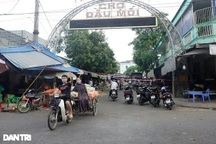 Tiêm vắc xin Covid-19 cho 1.000 tiểu thương chợ đầu mối lớn nhất Nghệ An