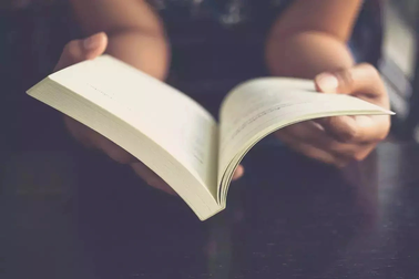 Muốn giàu có, sống tốt, sống lâu... hãy đọc sách