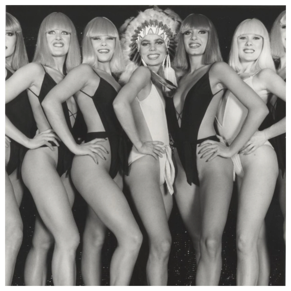 Câu lạc bộ thoát y ở Paris - nơi Lisa Blackpink biểu diễn - có gì đặc biệt? - 2 Câu lạc bộ thoát y ở Paris - nơi Lisa Blackpink biểu diễn - có gì đặc biệt? - 2