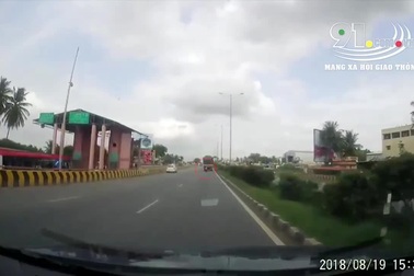 Vụ tai nạn kỳ lạ, hy hữu và em bé may mắn