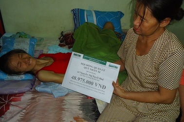 Gần 49 triệu đồng đến với nữ sinh mắc bệnh Wilson