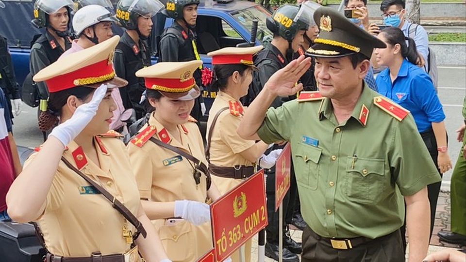 Vì sao 10 cán bộ công an bị đình chỉ công tác sau vụ bắt trường gà tại TPHCM? - 3 Vì sao 10 cán bộ công an bị đình chỉ công tác sau vụ bắt trường gà tại TPHCM? - 3