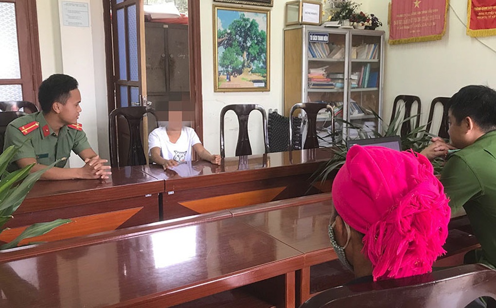 Bé gái 6 tuổi bị 2 thiếu niên xâm hại tình dục - 2 Bé gái 6 tuổi bị 2 thiếu niên xâm hại tình dục - 2