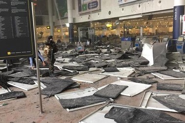 Vàng tăng, chứng khoán đồng loạt giảm sau vụ khủng bố ở Bỉ