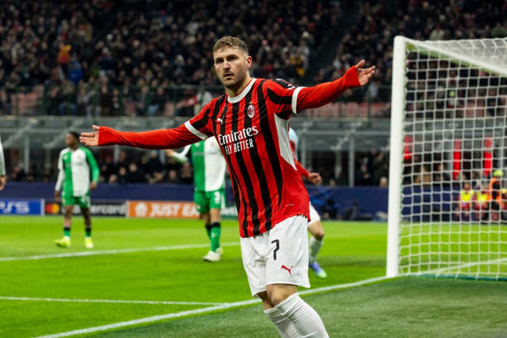 AC Milan bị loại khỏi Champions League theo cách đầy cay đắng - 1