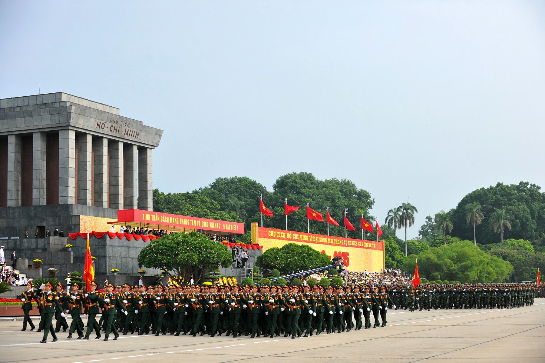 Ngắm Lễ diễu binh hùng tráng, rộn ràng đường phố Thủ đô dịp Quốc khánh 2015 - 9 Ngắm Lễ diễu binh hùng tráng, rộn ràng đường phố Thủ đô dịp Quốc khánh 2015 - 9