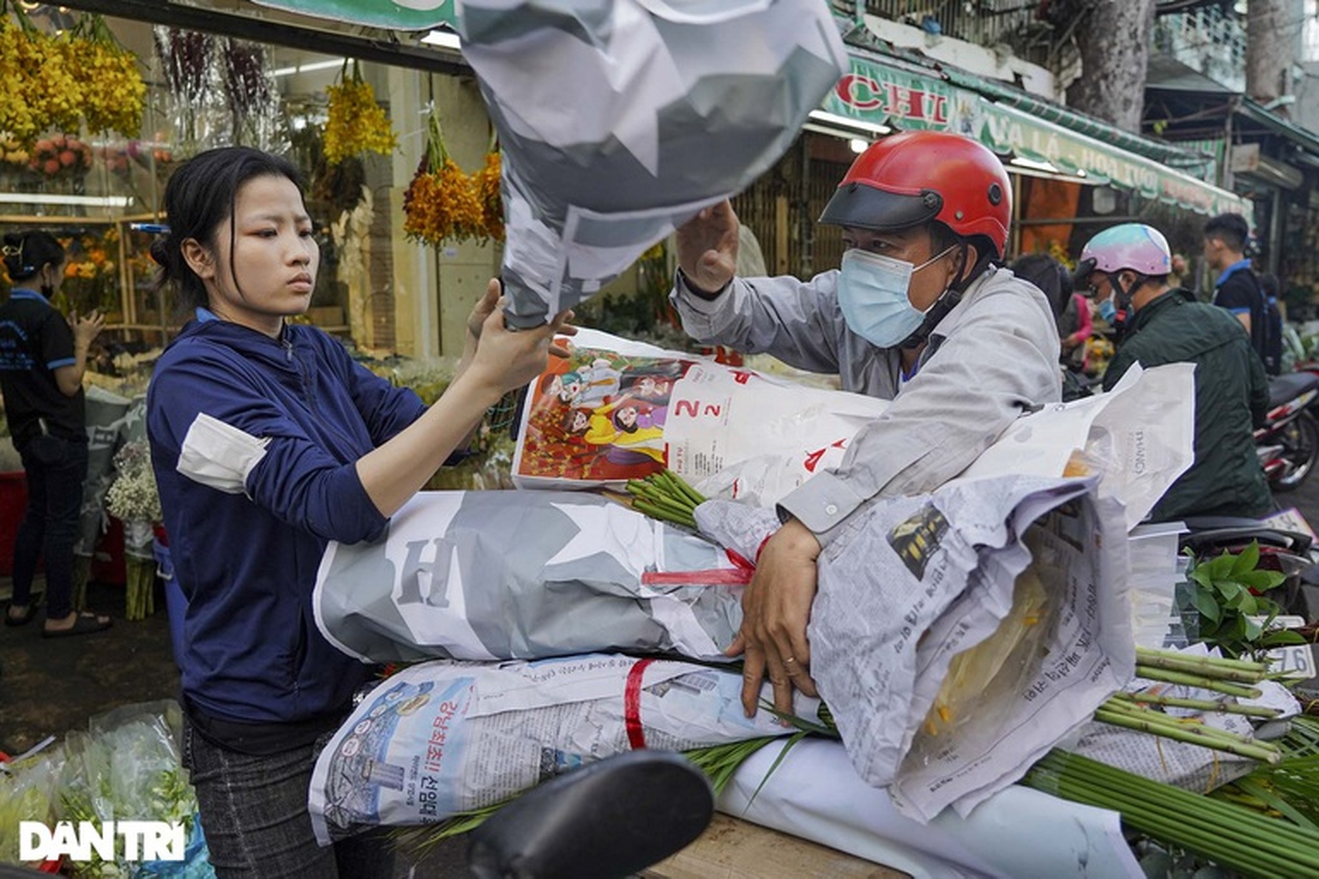 Chợ hoa lớn nhất TPHCM đìu hiu trong dịp lễ tình nhân 14/2 - 2 Chợ hoa lớn nhất TPHCM đìu hiu trong dịp lễ tình nhân 14/2 - 2