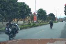 Thanh niên bốc đầu xe trên quốc lộ bị triệu tập ngay sau khi "biểu diễn"
