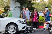 Ô tô Mercedes tông 10 xe máy ở TPHCM: Nạn nhân phải truyền 37 đơn vị máu
