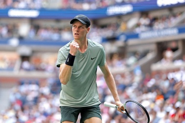 Sinner trỗi dậy mạnh mẽ sau khởi đầu chậm chạp tại US Open 2024