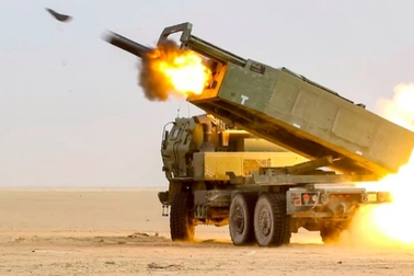 Tổ hợp HIMARS Ukraine phá hủy pháo "thần sấm" của Nga