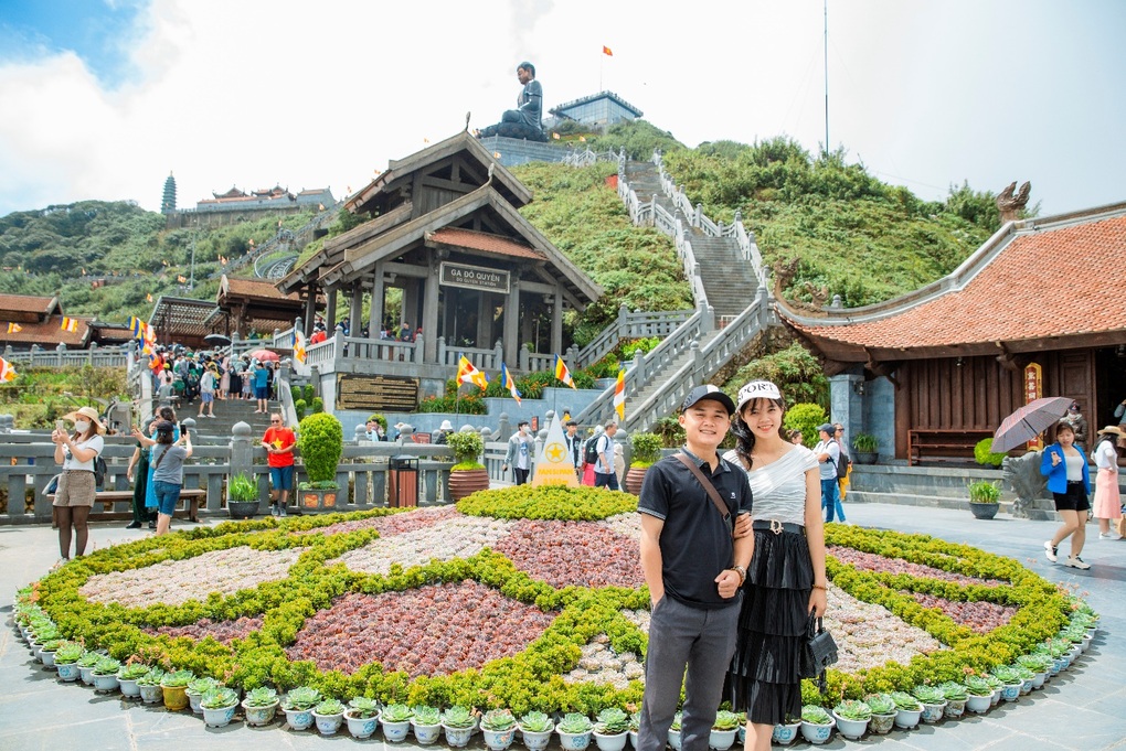 Muôn hoa khoe sắc, Sun World Fansipan Legend đẹp ảo diệu trong mùa thu - 4 Muôn hoa khoe sắc, Sun World Fansipan Legend đẹp ảo diệu trong mùa thu - 4