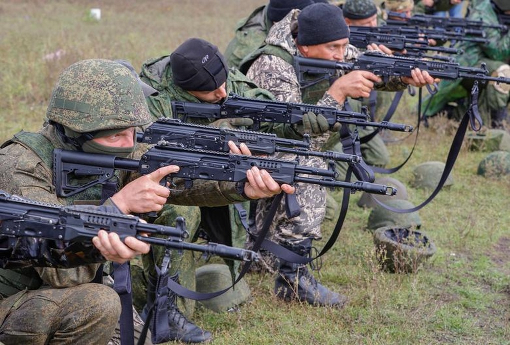 Nga tích cực huấn luyện lực lượng dự bị bổ sung cho chiến trường Ukraine - 12 Nga tích cực huấn luyện lực lượng dự bị bổ sung cho chiến trường Ukraine - 12