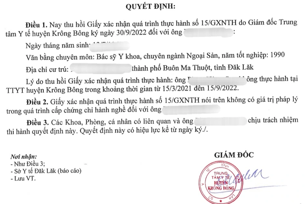 Giám đốc trung tâm y tế ký khống giấy chứng nhận cho bác sĩ vì... tình cảm - 2 Giám đốc trung tâm y tế ký khống giấy chứng nhận cho bác sĩ vì... tình cảm - 2