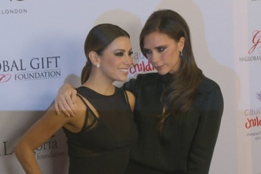 Victoria Beckham thân thiết bên Eva Longoria