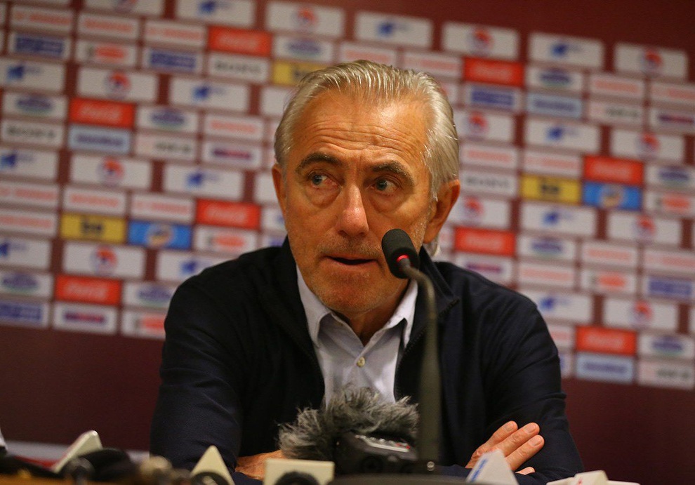 HLV Bert Van Marwijk: UAE sẽ chơi đúng đẳng cấp để thắng tuyển Việt Nam - 1
