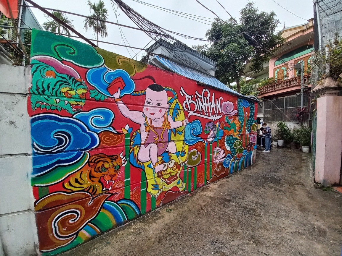 Thợ xăm hình bỏ tiền túi vẽ tranh, biến ngõ nhỏ thành điểm checkin cực chất - 6 Thợ xăm hình bỏ tiền túi vẽ tranh, biến ngõ nhỏ thành điểm checkin cực chất - 6