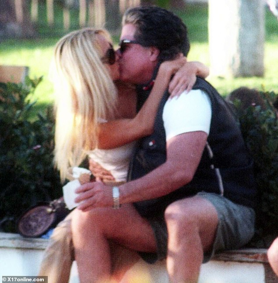 Pamela Anderson bí mật kết hôn lần thứ 5 - 4 Pamela Anderson bí mật kết hôn lần thứ 5 - 4