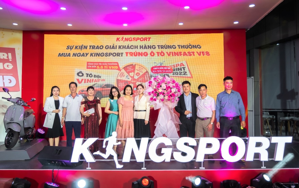 Trao giải đợt một chương trình Mua ngay KingSport, trúng ô tô Vinfast VF8 - 4 Trao giải đợt một chương trình Mua ngay KingSport, trúng ô tô Vinfast VF8 - 4