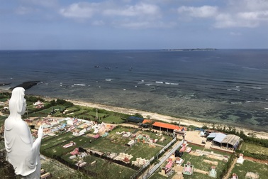 Bình yên chùa Đục trên vách núi lửa hàng triệu năm tuổi