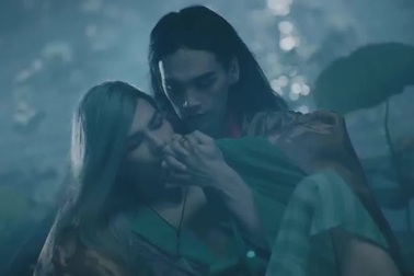 Nguyễn Trần Trung Quân “gây sốc” khi kết hôn, sống cùng “xác chết”