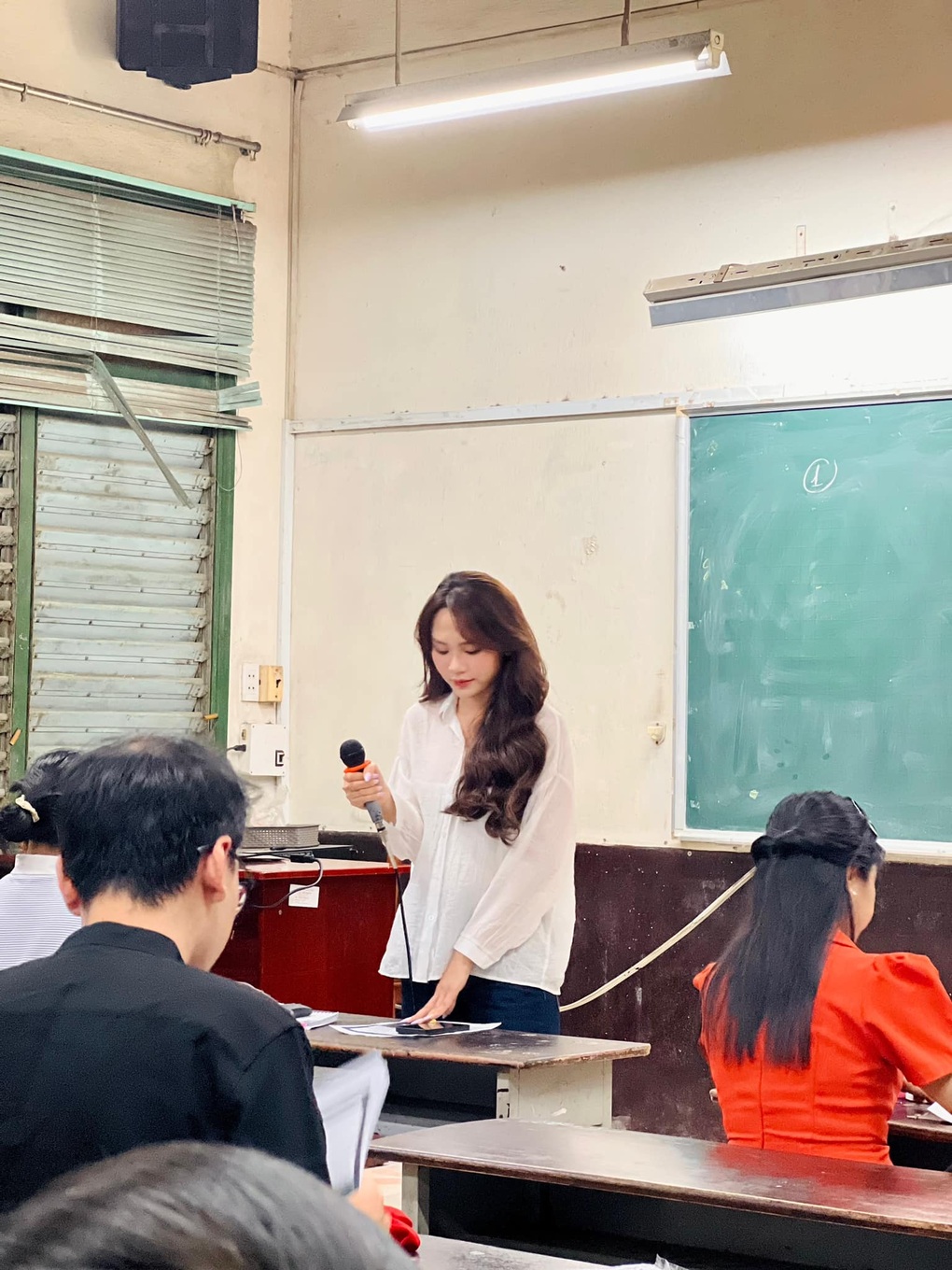 Hoa hậu Mai Phương 1 năm nhiệm kỳ: Ồn ào nhảy gợi cảm, thay đổi sắc vóc - 10 Hoa hậu Mai Phương 1 năm nhiệm kỳ: Ồn ào nhảy gợi cảm, thay đổi sắc vóc - 10
