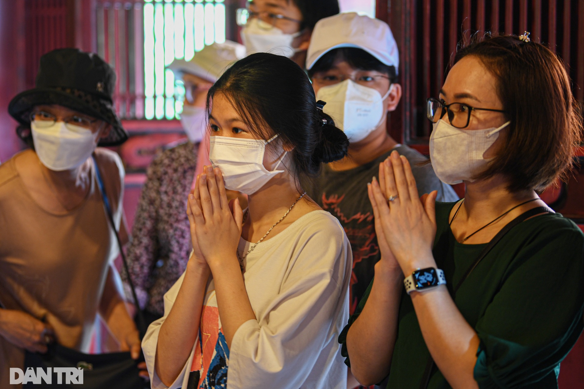 Không còn cảnh sĩ tử trèo rào xoa đầu rùa ở Văn Miếu trước mỗi kỳ thi - 8 Không còn cảnh sĩ tử trèo rào xoa đầu rùa ở Văn Miếu trước mỗi kỳ thi - 8
