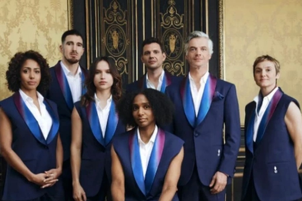 Trang phục độc đáo của các đoàn thể thao tại Olympic Paris 2024 - 2 Trang phục độc đáo của các đoàn thể thao tại Olympic Paris 2024 - 2