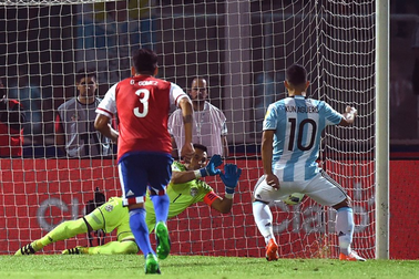 Argentina thua sốc Paraguay trên sân nhà
