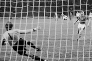 VCK Euro 1976: "Nhà phát minh" vĩ đại Antonin Panenka