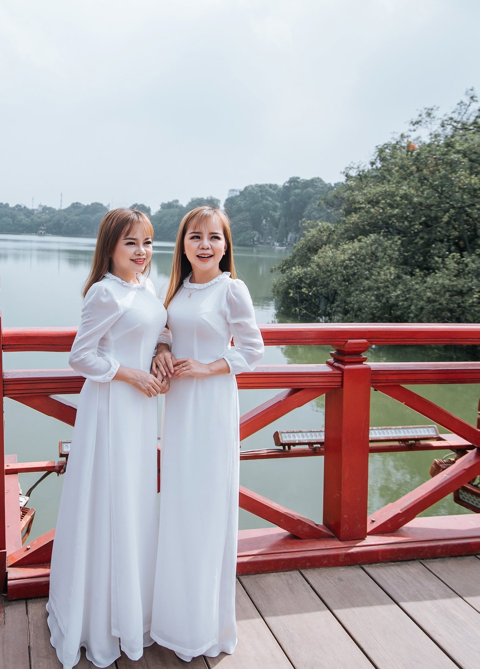 Hai chị em “bé hạt tiêu” mang tiếng hát vang xa nửa vòng Trái đất - 7 Hai chị em “bé hạt tiêu” mang tiếng hát vang xa nửa vòng Trái đất - 7