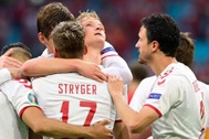 Đan Mạch vào tứ kết Euro 2020: "Chú lình chì cụt chân" không đơn độc