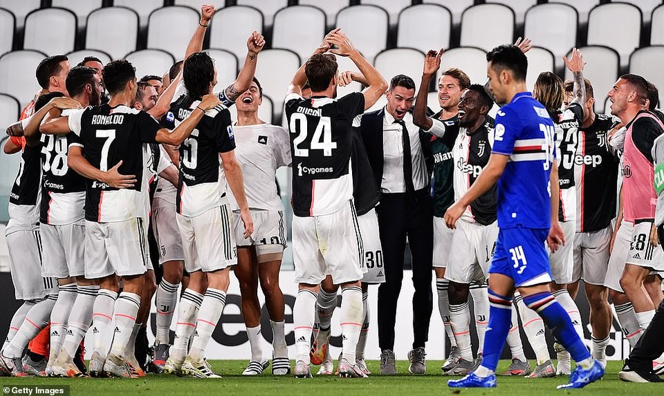 C.Ronaldo lập công, Juventus chính thức vô địch Serie A - 2 C.Ronaldo lập công, Juventus chính thức vô địch Serie A - 2