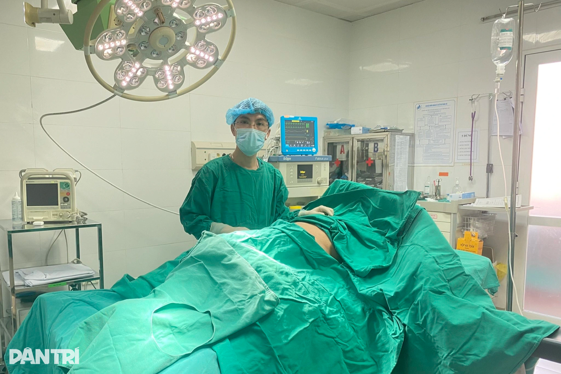 Bi hài chuyện ông lão 70 tuổi đi làm đẹp để chiều vợ trẻ - 1