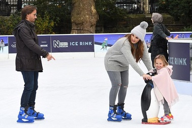 Con gái tỷ phú F1 hạnh phúc bên chồng con