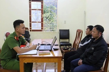 Treo hàng xóm lên xà nhà vì nghi bị "thả ma", ốm mãi không khỏi