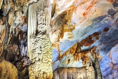 Mê mải với chốn “hoàng cung trong lòng đất” ở Quảng Bình