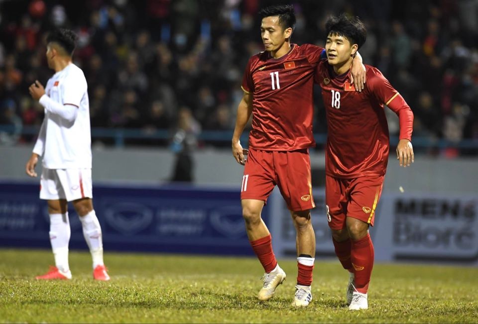 Tuyển Việt Nam 3-2 U22 Việt Nam: Văn Quyết, Đức Chinh ghi bàn - 18 Tuyển Việt Nam 3-2 U22 Việt Nam: Văn Quyết, Đức Chinh ghi bàn - 18