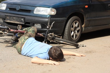 Giúp người bị tai nạn trên đường như thế nào?