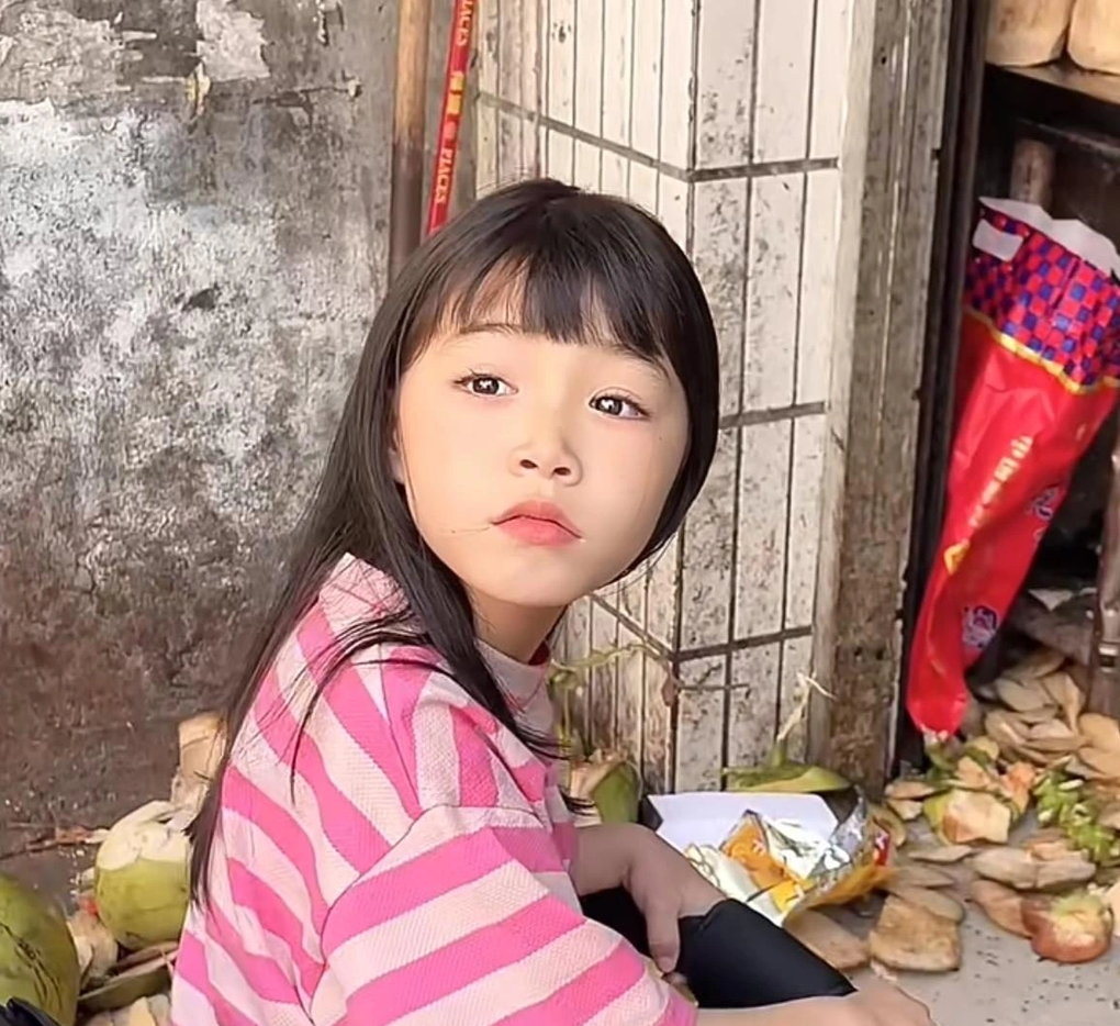 Bé gái xinh đẹp hút 2,4 triệu lượt theo dõi, gây bất ngờ khi mắc bệnh lạ - 7 Bé gái xinh đẹp hút 2,4 triệu lượt theo dõi, gây bất ngờ khi mắc bệnh lạ - 7