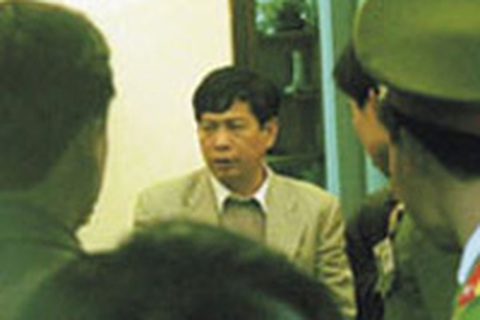 Một nữ sinh tố cáo những trò sa đọa của Bùi Tiến Dũng