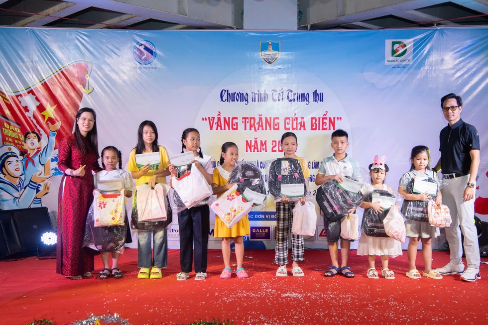 Tết Trung thu của con chiến sĩ Trường Sa và điều ước đặc biệt - 11