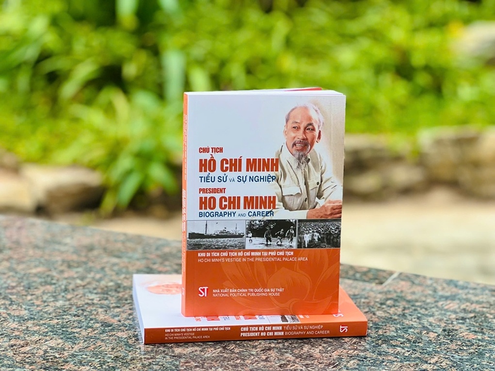 Xuất bản sách song ngữ Việt - Anh về Chủ tịch Hồ Chí Minh - 1 Xuất bản sách song ngữ Việt - Anh về Chủ tịch Hồ Chí Minh - 1